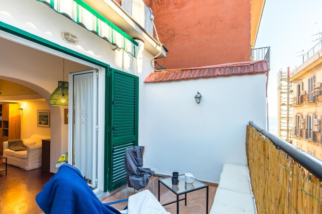 Parthenope'S Eye On The Seafront By Napoliapartments Exterior foto